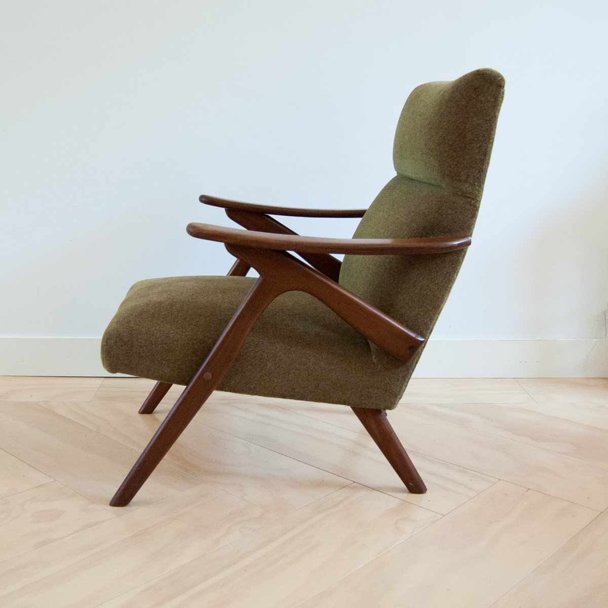 Lounge fauteuil easy chair in scandinavische stijl gebroeders ... Lounge groen ontwerp