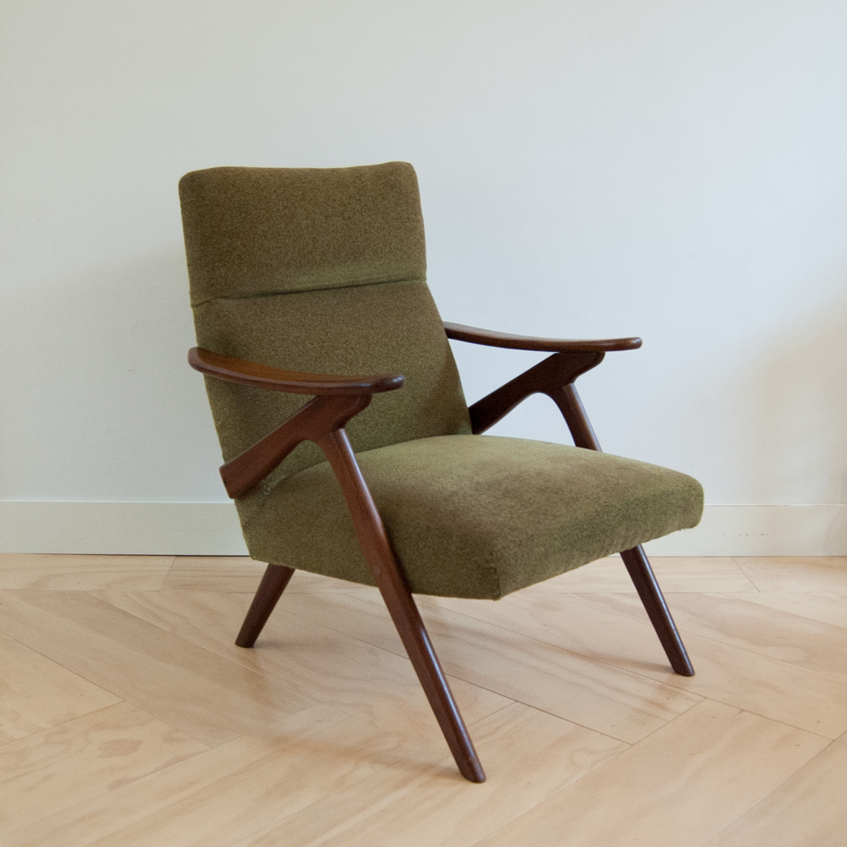Lounge fauteuil easy chair in scandinavische stijl gebroeders ... Lounge groen ontwerp