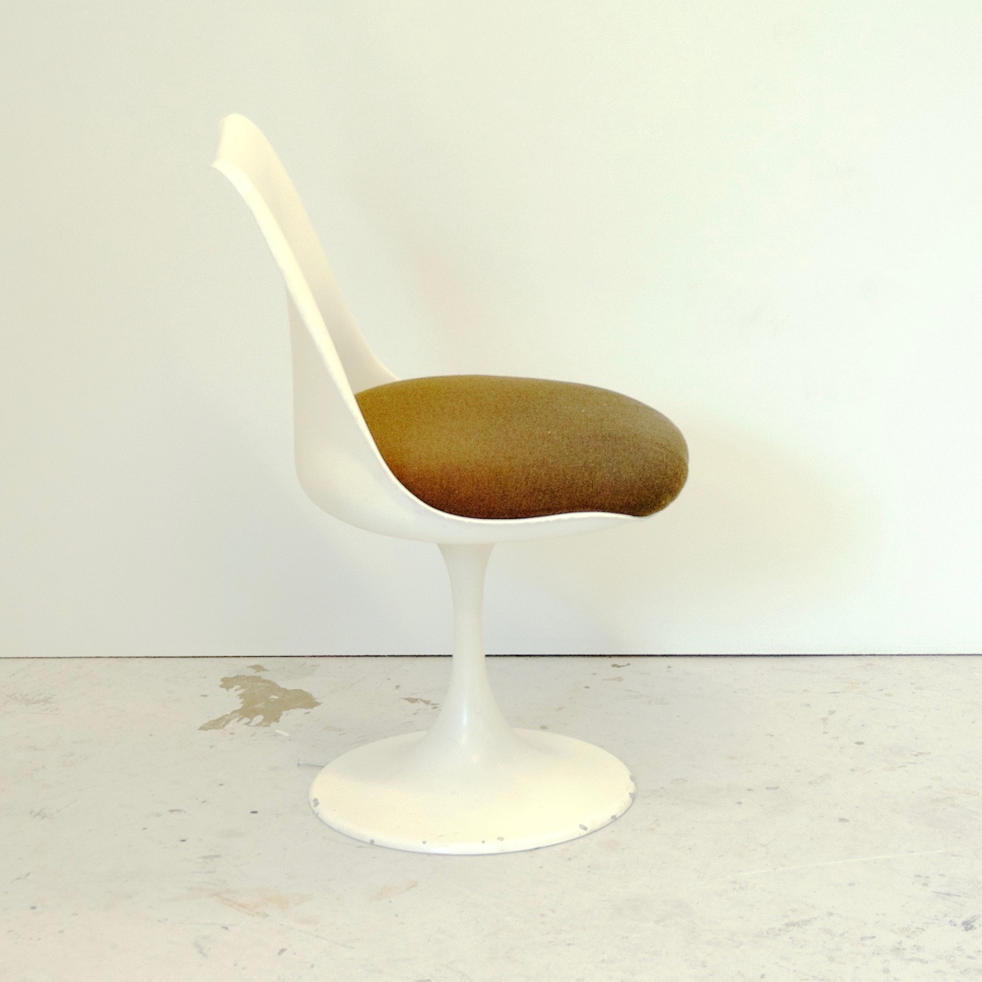 Pastoe Tulip Chair by Eero Saarinen