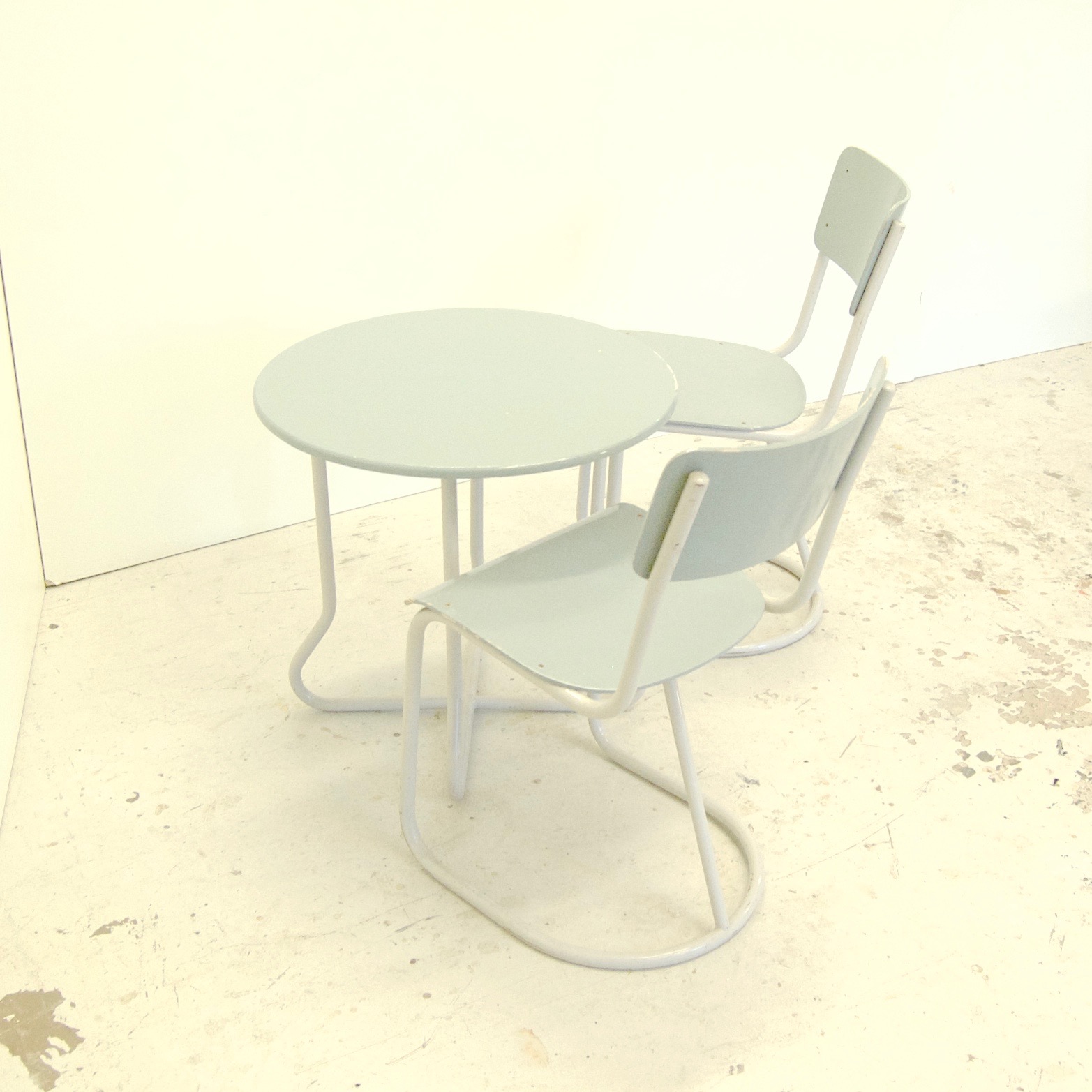 Gispen geinspireerde buisframe stoelen met tafel