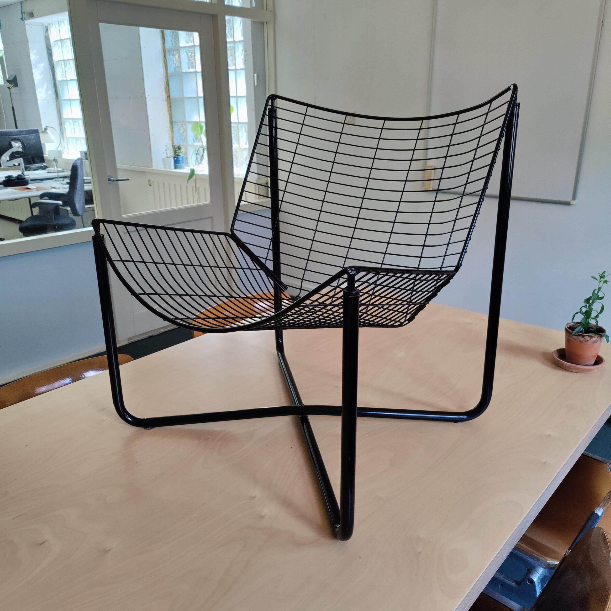 JÄRPEN wire chair 1983 side front